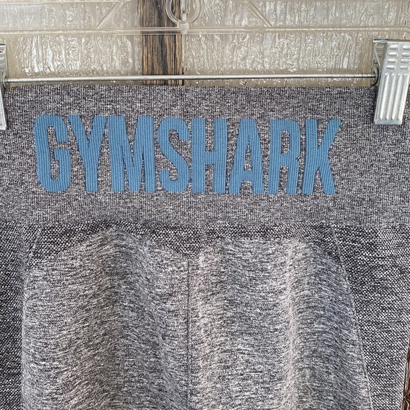 Gymshark legging in a two tone Heather gray in size Medium. EUC - Picture 3 of 5